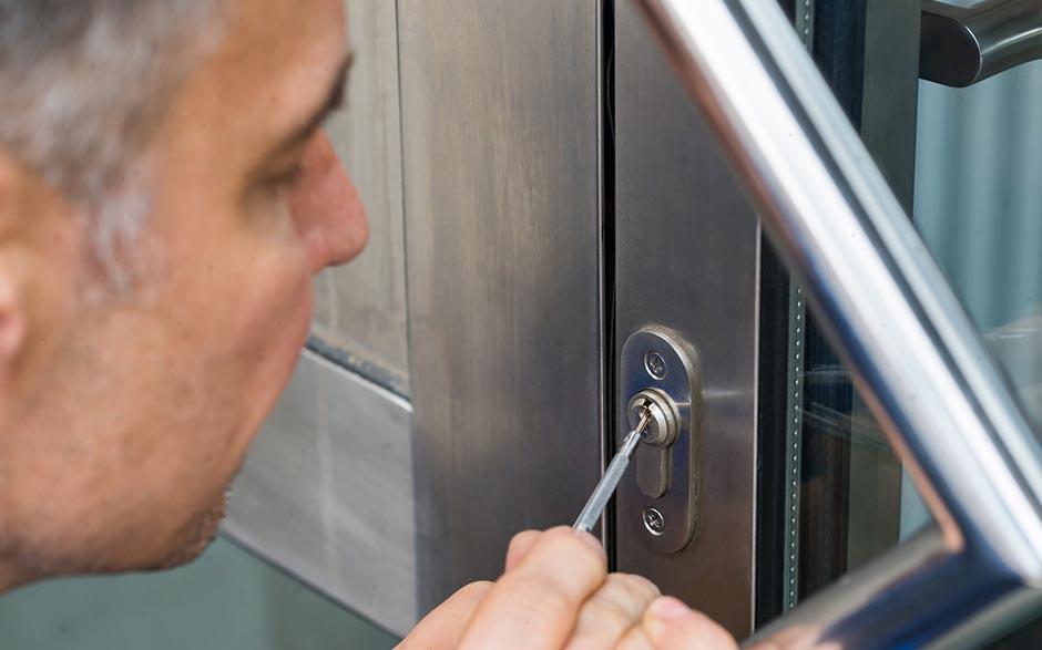 changer serrure porte blindée Paris 17
